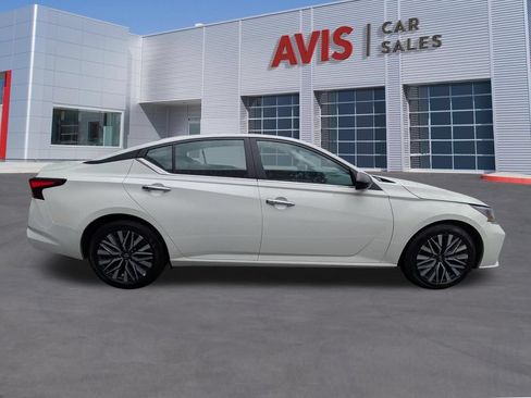 Used 2025 Nissan Altima 2.5 SV FWD image 5