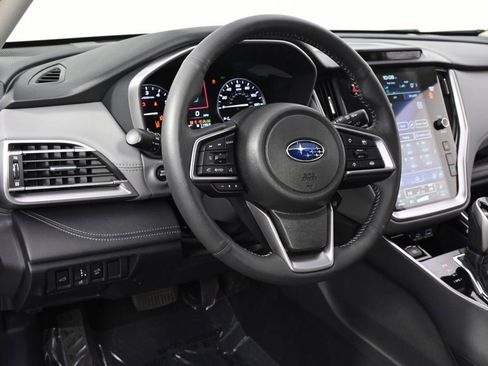 Used 2025 Subaru Outback Limited image 11