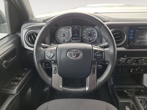 Used 2019 Toyota Tacoma TRD Sport AWD/4WD image 12