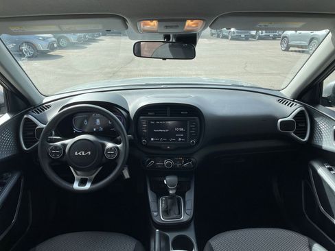 Used 2025 Kia Soul LX w/ LX Technology Package image 31