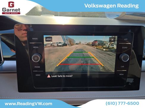 New 2026 Volkswagen Taos SE image 17