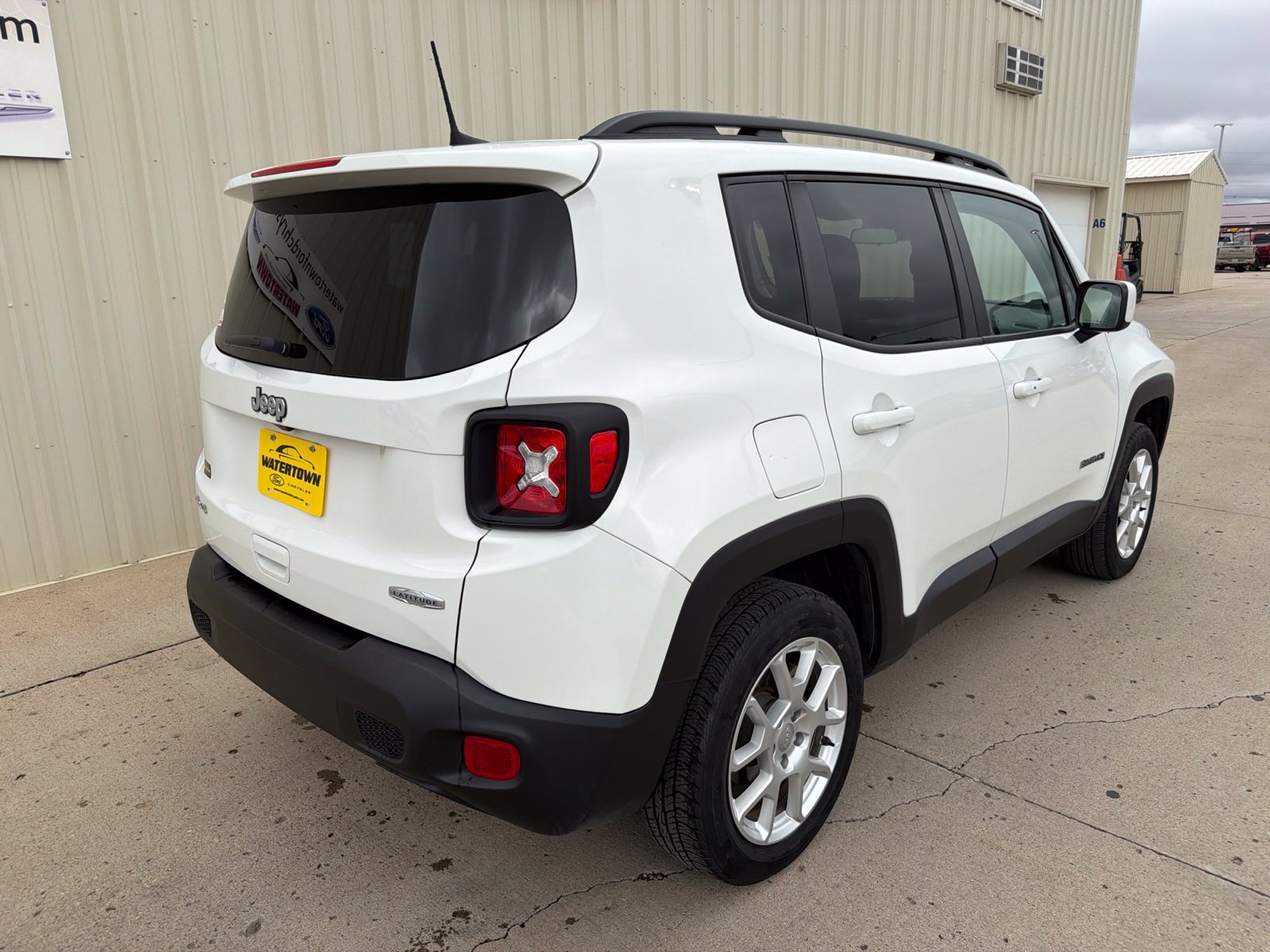 Used 2021 Jeep Renegade Latitude AWD/4WD image 7