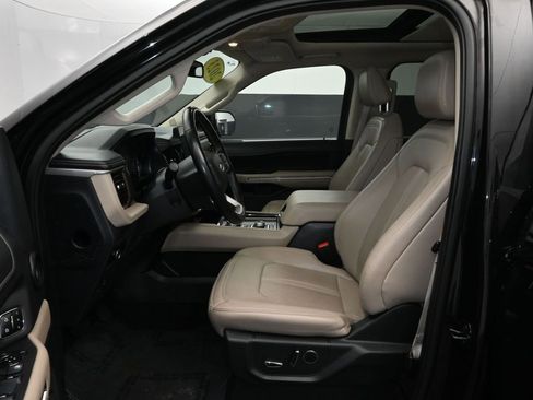 Used 2023 Ford Expedition Limited image 14