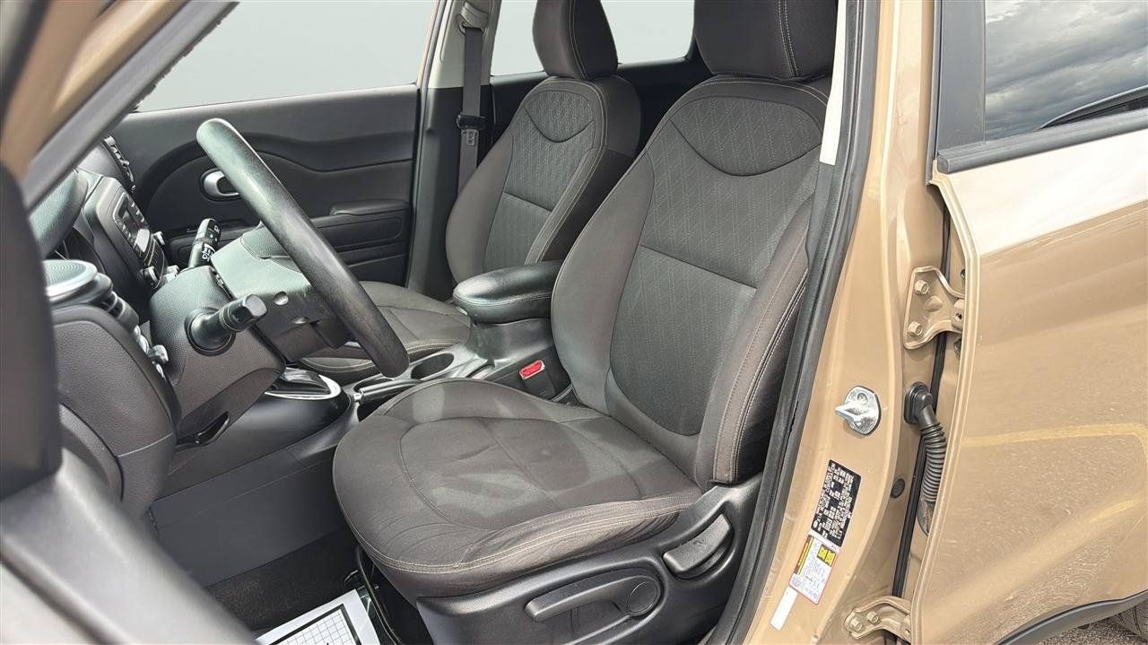 Used 2016 Kia Soul FWD image 12