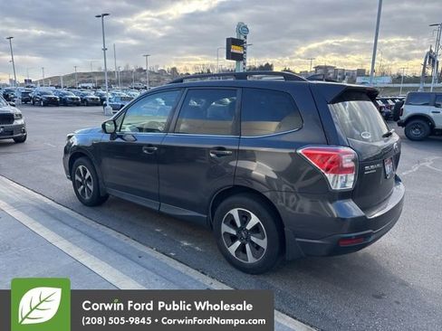 Used 2017 Subaru Forester 2.5i Limited image 2