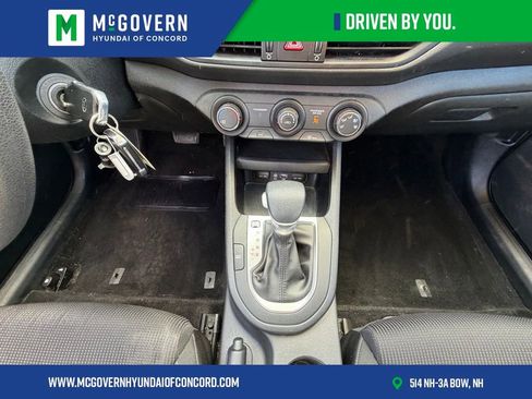 Used 2021 Kia Forte LXS FWD image 19