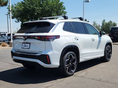 New 2026 Volkswagen Tiguan SEL R-Line AWD/4WD image 3