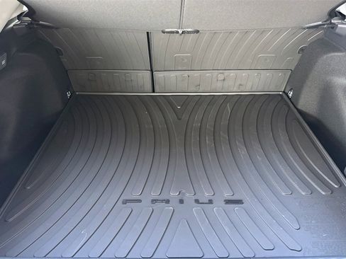 New 2026 Toyota Prius SE image 15