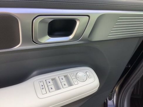 Certified 2025 Hyundai Santa Fe SEL image 17