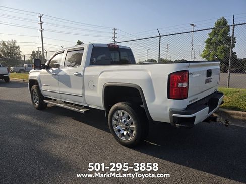 Used 2015 GMC Sierra 2500 Denali w/ Duramax Plus Package AWD/4WD image 9