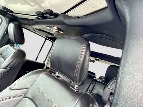 Used 2022 Jeep Wrangler Unlimited Sahara w/ Cold Weather Group AWD/4WD image 20