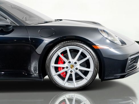 Used 2024 Porsche 911 Carrera S w/ Sport Package image 7