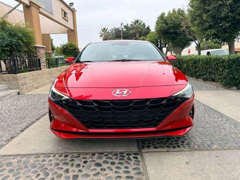 Used 2023 Hyundai Elantra SEL image 2