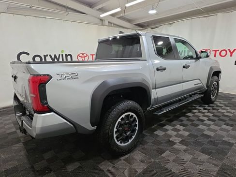 Used 2024 Toyota Tacoma TRD Off-Road image 8