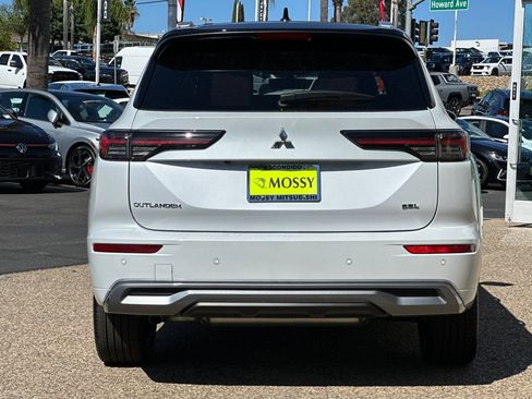 New 2025 Mitsubishi Outlander SEL image 5