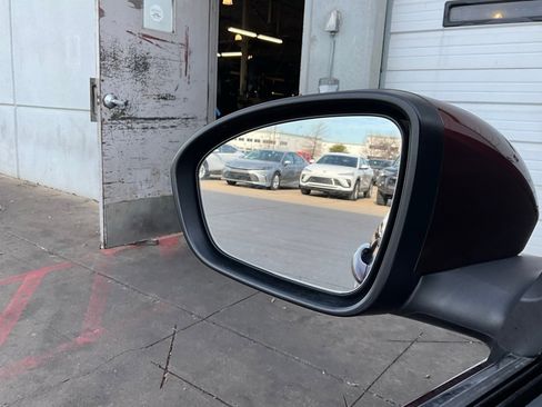 Used 2025 Nissan Sentra SV image 17