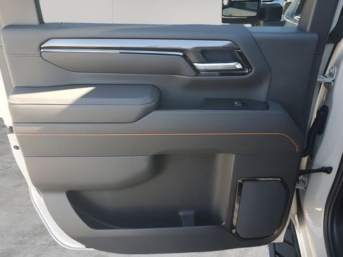 Used 2026 GMC Sierra 2500 AT4 w/ AT4 Premium Plus Package image 17