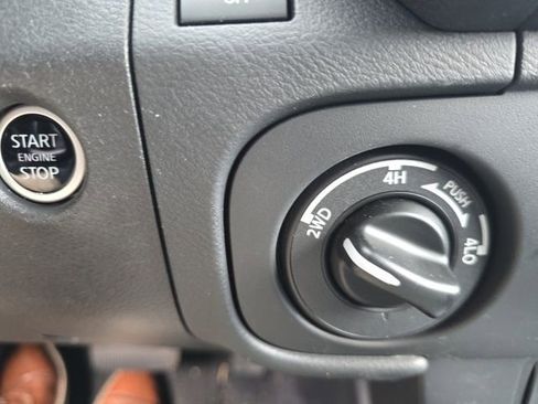 Used 2025 Nissan Frontier SV w/ Tow Package image 24