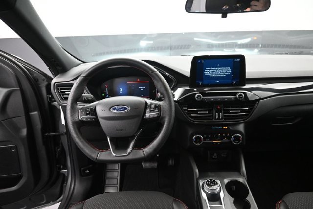 Used 2025 Ford Escape ST-Line AWD/4WD image 10