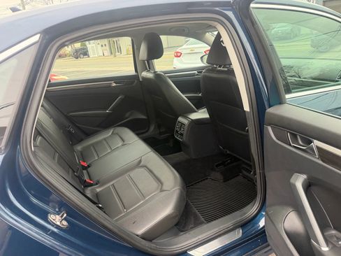 Used 2018 Volkswagen Passat 2.0T SE image 28