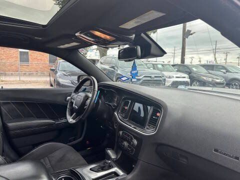 Used 2017 Dodge Charger R/T RWD image 13