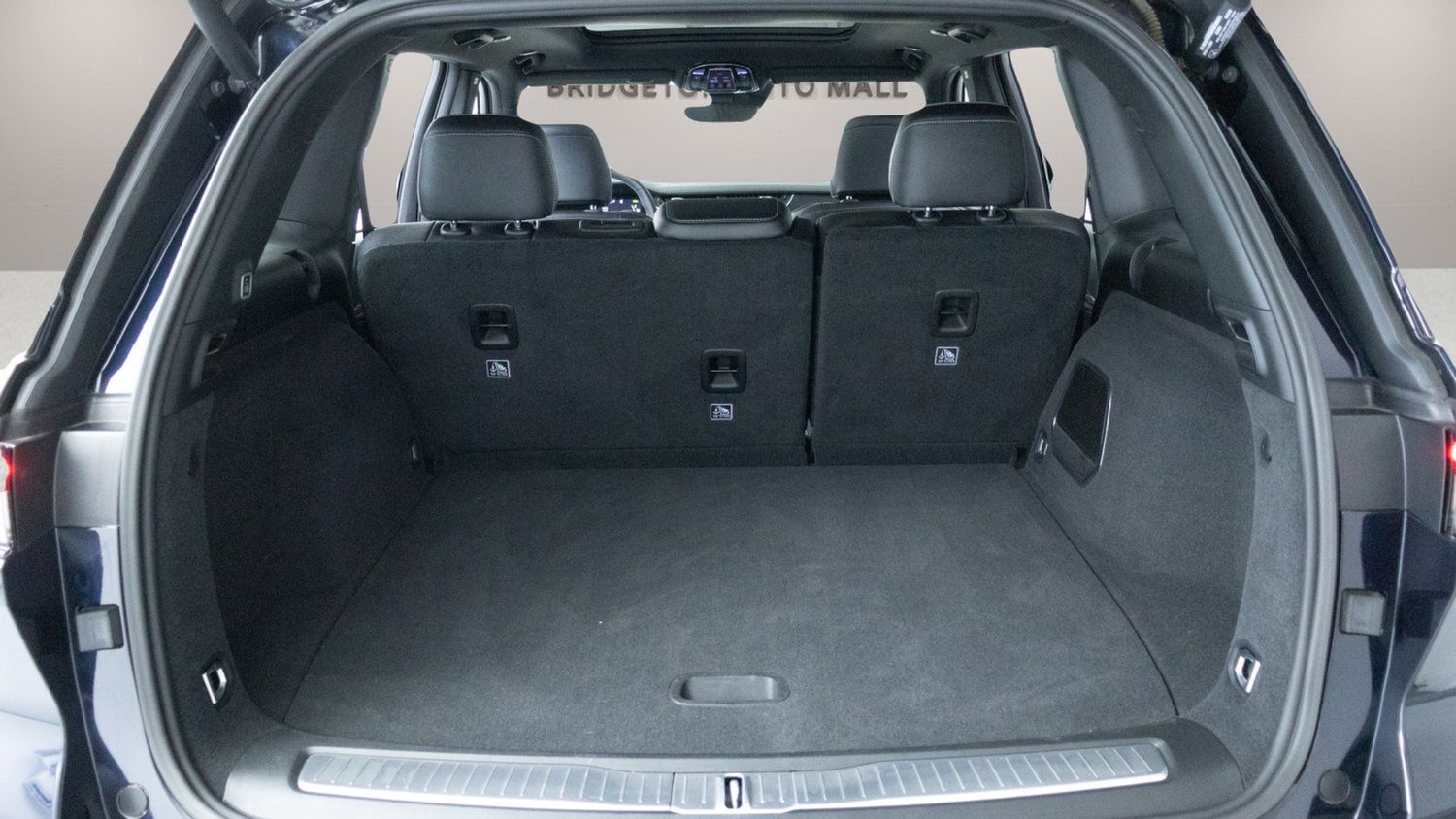 Used 2023 Jeep Grand Cherokee Overland AWD/4WD image 30