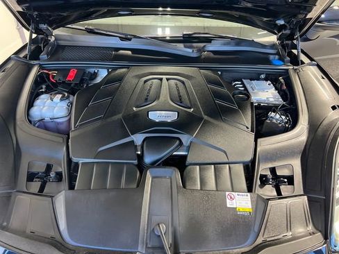 Used 2023 Porsche Cayenne Platinum Edition image 52