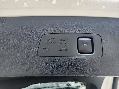 Used 2021 Lincoln Corsair Reserve image 14