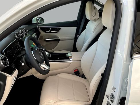 Used 2026 Mercedes-Benz GLC 300 4MATIC image 17