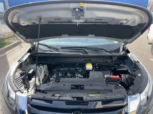 Used 2025 Nissan Pathfinder SV image 35