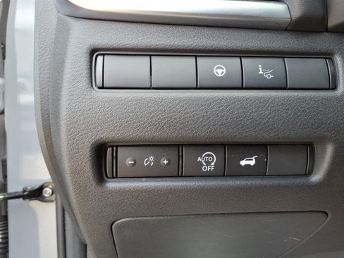 Used 2025 Nissan Rogue Platinum w/ Tech Package AWD/4WD image 18