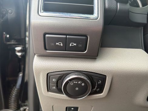 Used 2018 Ford F250 XLT w/ XLT Premium Package image 47