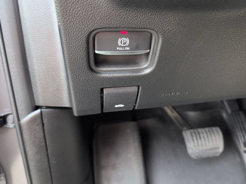 Used 2025 Jeep Grand Cherokee Altitude AWD/4WD image 13