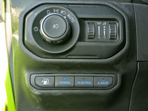Used 2021 Jeep Wrangler Unlimited Rubicon 4xe w/ Cold Weather Group AWD/4WD image 27
