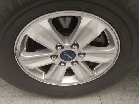 Used 2017 Ford F150 XLT AWD/4WD image 31