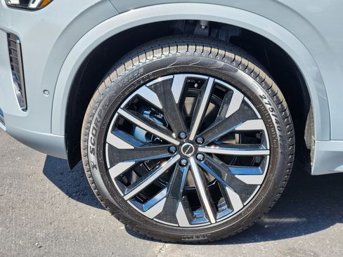New 2026 Volvo XC90 B6 Plus w/ Protection Package Premier image 11
