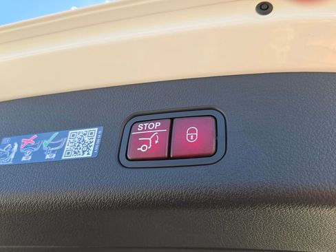 New 2026 Mercedes-Benz GLC 300 4MATIC image 17