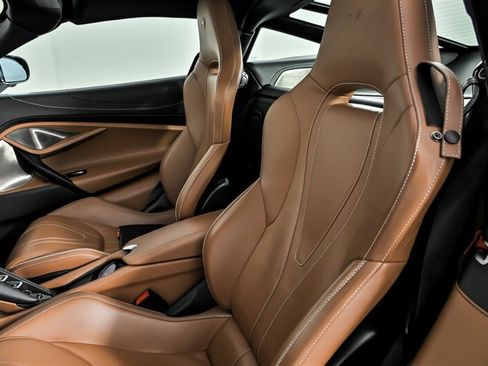 Used 2018 McLaren 720S RWD image 25