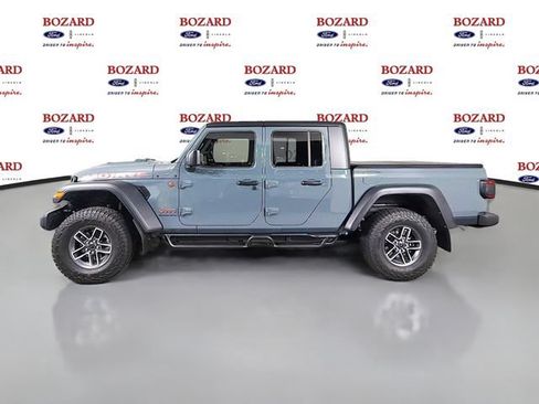 Used 2025 Jeep Gladiator Mojave w/ Convenience Group AWD/4WD image 5