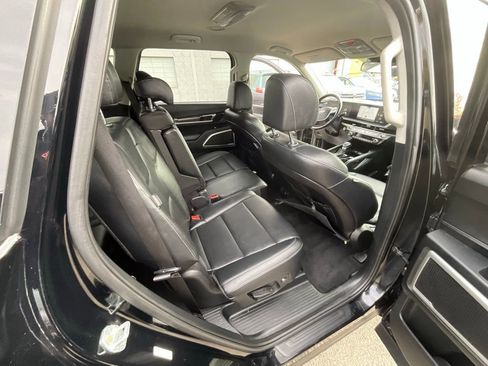 Used 2023 Kia Telluride LX image 29