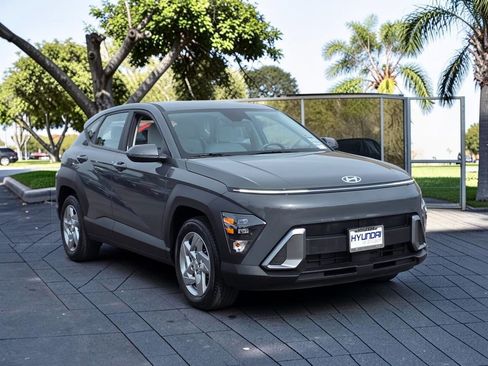 Used 2025 Hyundai Kona SE FWD image 4