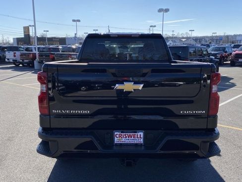 Used 2024 Chevrolet Silverado 1500 Custom image 4