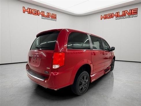 Used 2016 Dodge Grand Caravan SE w/ Quick Order Package 29E SE FWD image 5