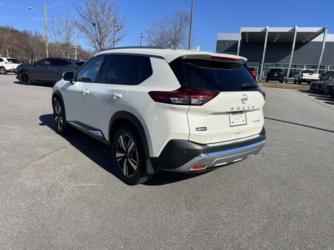 Certified 2023 Nissan Rogue Platinum w/ Platinum Premium Package image 7