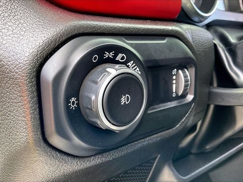 Used 2023 Jeep Wrangler Unlimited Rubicon image 34