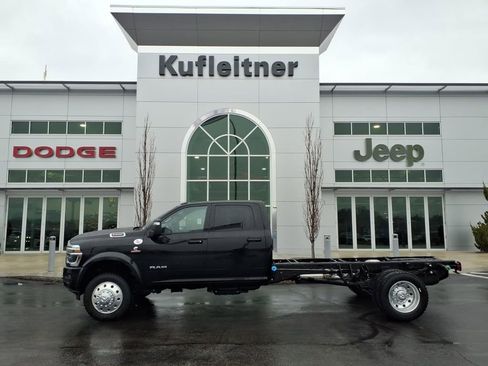 New 2026 RAM 5500 4x4 Crew Cab w/ Laramie Trim Package image 1