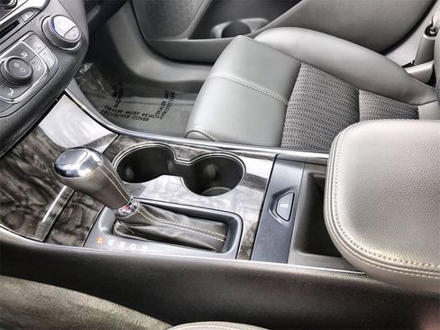 Used 2014 Chevrolet Impala LT image 19