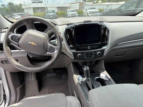 Used 2019 Chevrolet Traverse LT FWD image 9