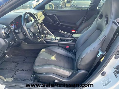 Used 2021 Nissan GT-R Premium AWD/4WD image 9