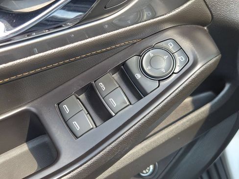 Certified 2019 Chevrolet Traverse LT FWD image 24